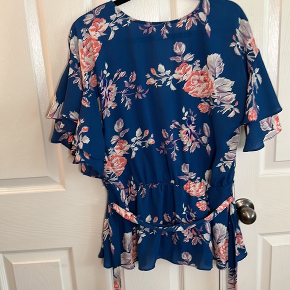 Gorgeous Floral Peplum Blouse with Sash - Picture 10 of 13